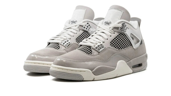 AIR JORDAN 4 WMNS "Frozen Moments"