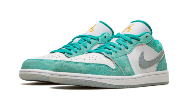 Air Jordan 1 Low SE "New Emerald"