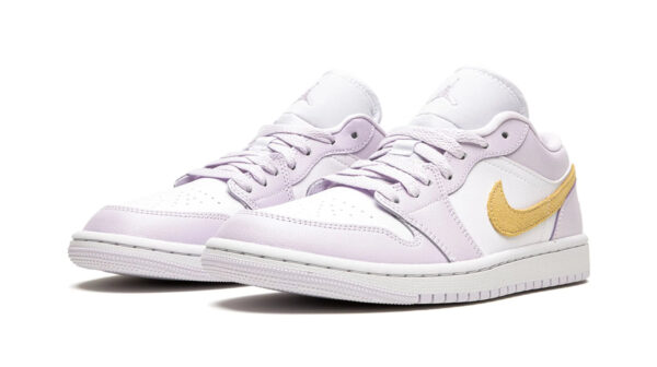 AIR JORDAN 1 LO WMNS "Barely Grape"