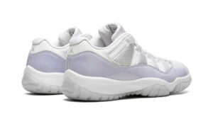 AIR JORDAN 11 LO WMNS "Pure Violet"