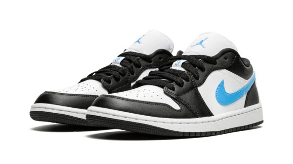 AIR JORDAN 1 LOW WMNS "Black / University Blue"