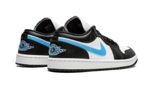 AIR JORDAN 1 LOW WMNS "Black / University Blue"