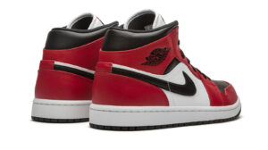 Air Jordan 1 Mid "Chicago Black Toe"