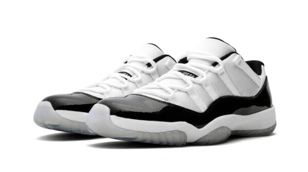 Air Jordan 11 Retro Low "Concord"