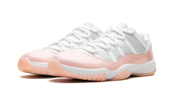 Air Jordan 11 Low WMNS "Legend Pink"