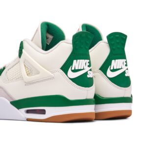 Air Jordan 4 Retro SB 'Pine Green'