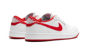 AIR JORDAN 1 MID WMNS "University Red"