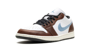 Air Jordan 1 Low SE "Embroidered Swoosh - Mocha"