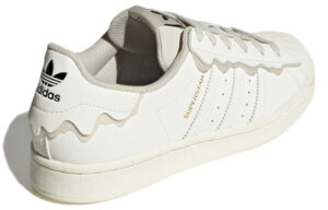 (Women) adidas originals Superstar Sneakers Creamy GW4441