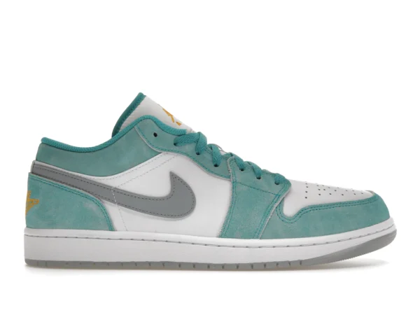 Jordan 1 Low SE New Emerald - photo 1- Jersey4u