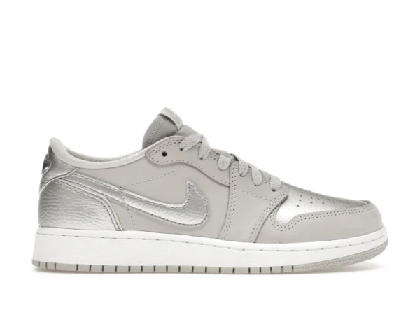 Jordan 1 Low OG Metallic Silver (GS) - photo 1- Jersey4u