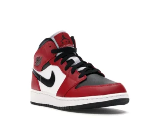 Jordan 1 Mid Chicago Black Toe (GS) - photo 2- Jersey4u